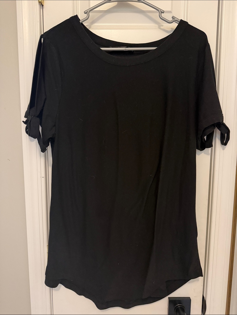 Women's Black Short-Sleeve Tie-Sleeve Tee